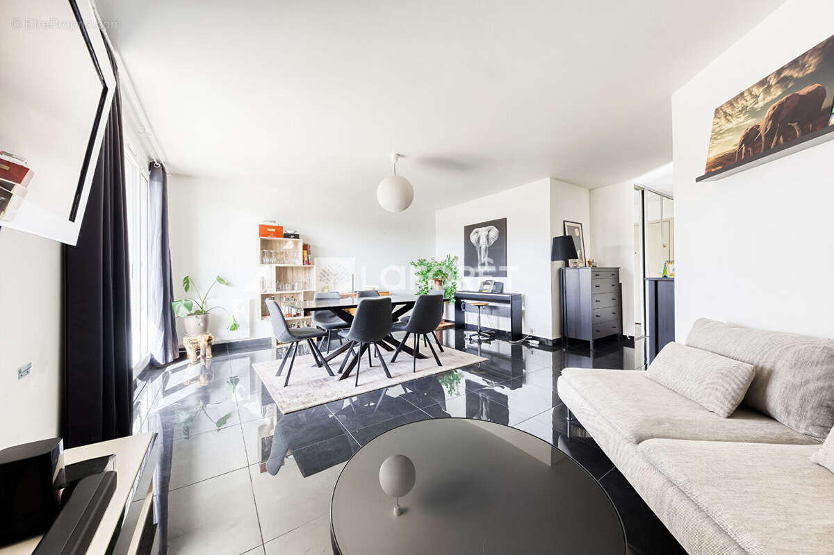 Appartement à PONTAULT-COMBAULT