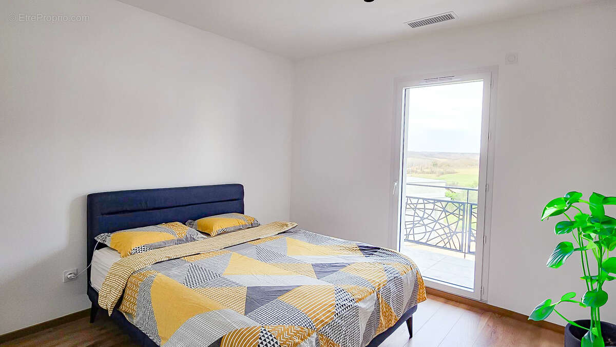 Maison à SALAISE-SUR-SANNE