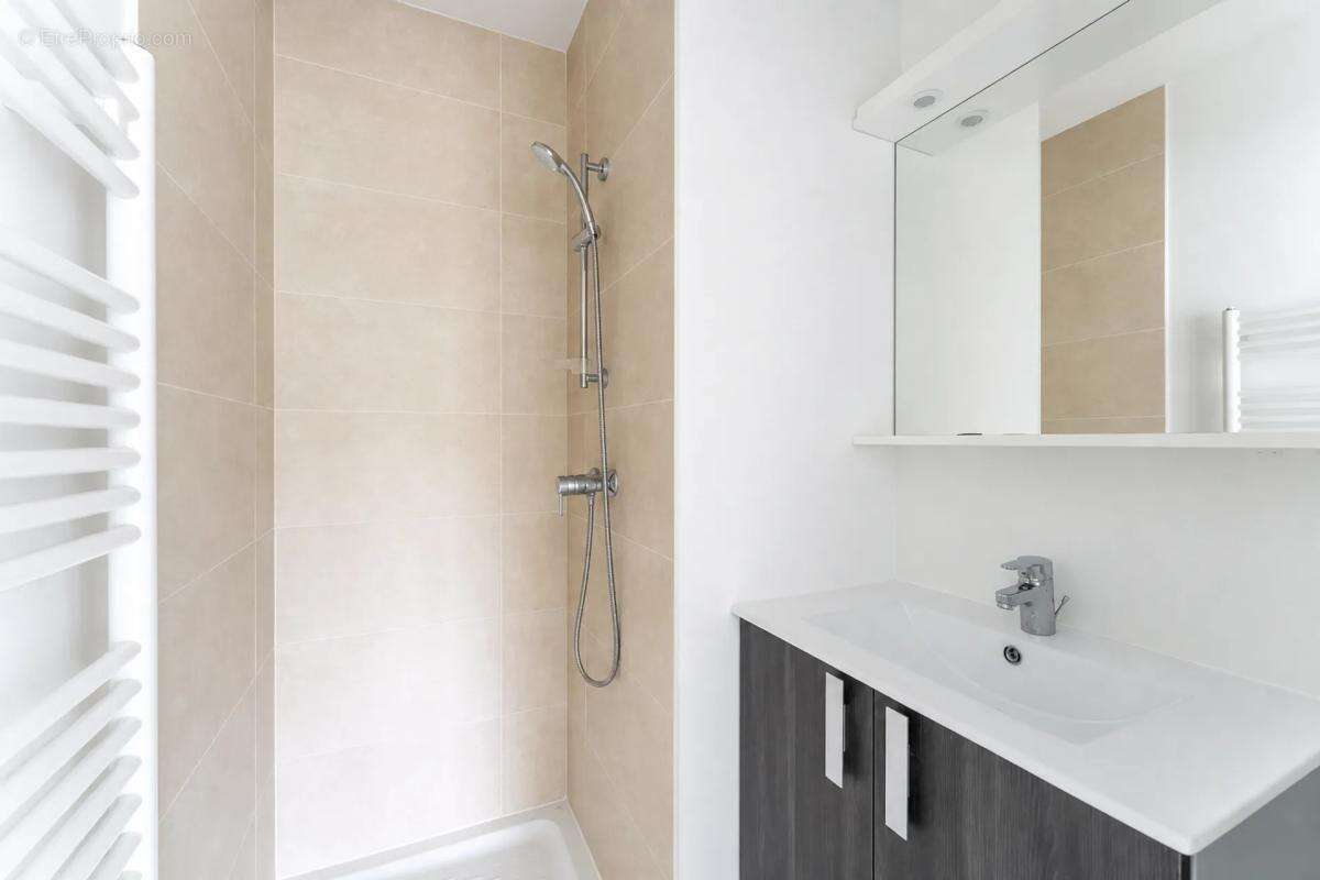Appartement T4 lumineux avec balcon à Bassens - photo 13