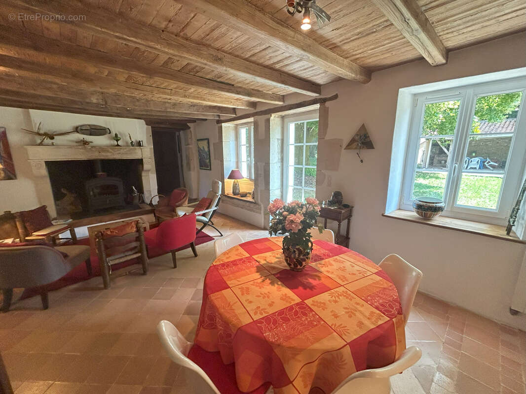 Maison à MAZEROLLES