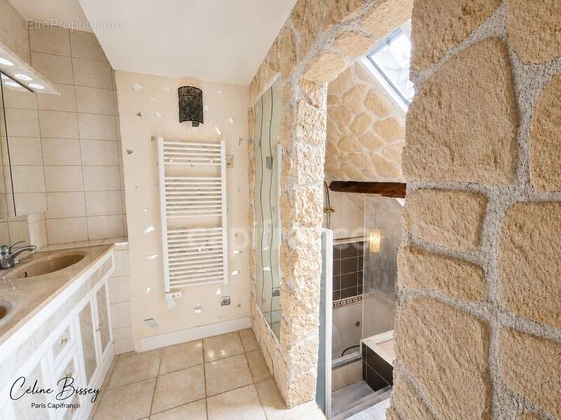 Maison de ville 228M2, 4 chambres, cour et terrasse - photo 12
