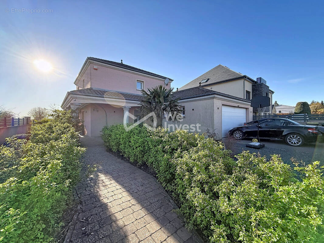 Maison à COSNES-ET-ROMAIN