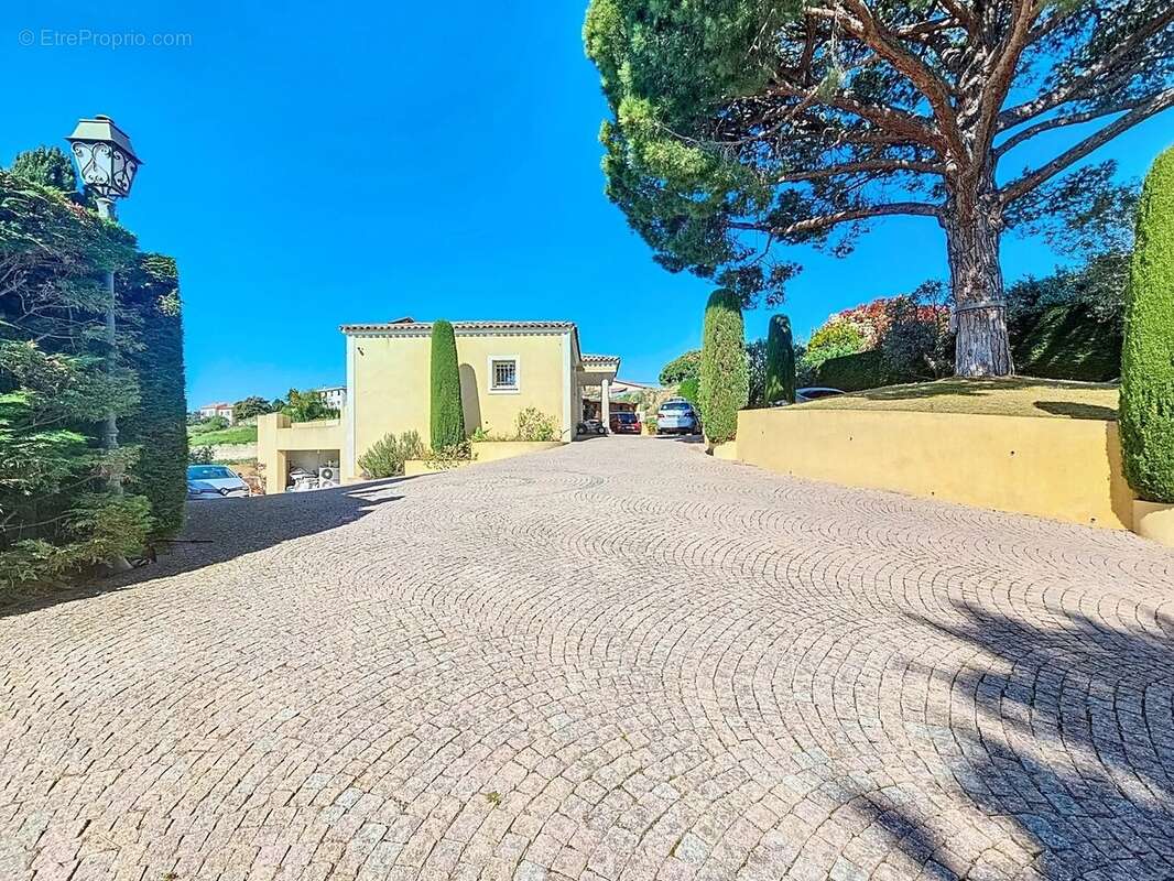 Maison à CAGNES-SUR-MER