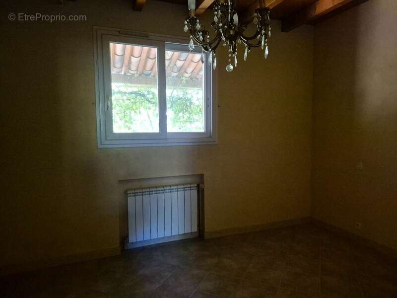 Maison à BAGNOLS-EN-FORET