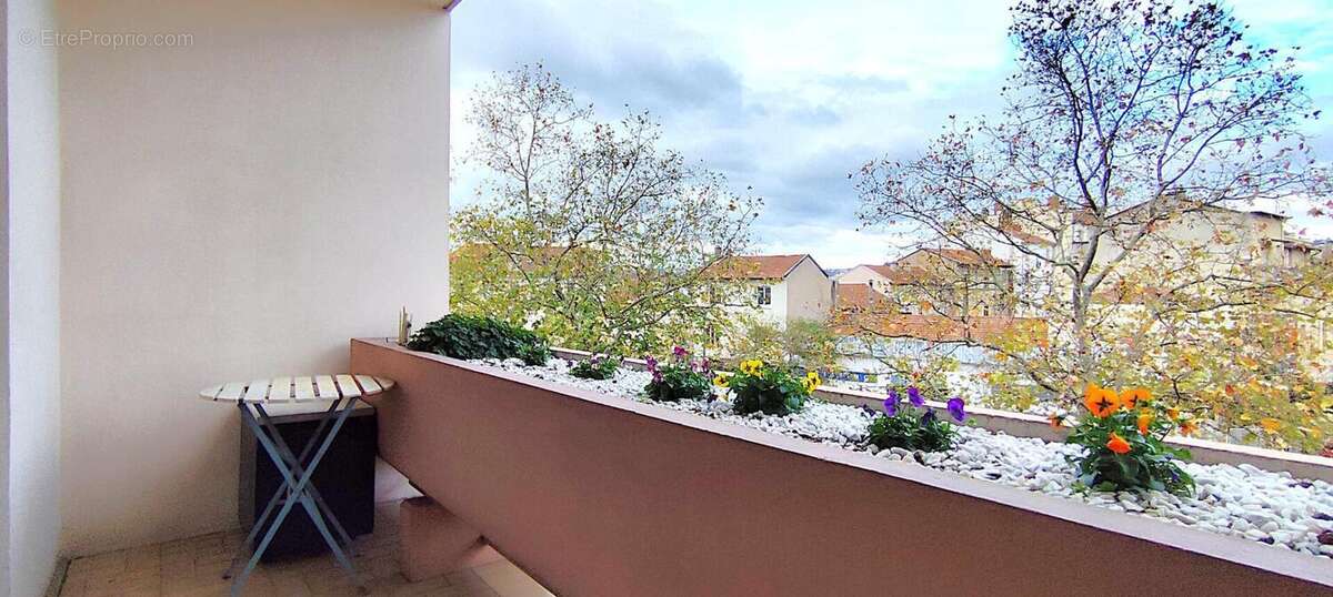 Appartement à LYON-8E