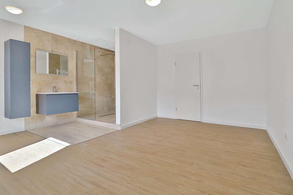 Maison F4, 3 chambres, 3 SDB, véranda et terrasse plein Sud - photo 7