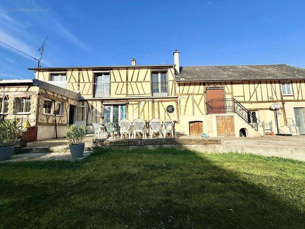 Maison à BERNEUIL-EN-BRAY