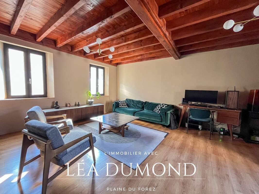 Maison à SURY-LE-COMTAL