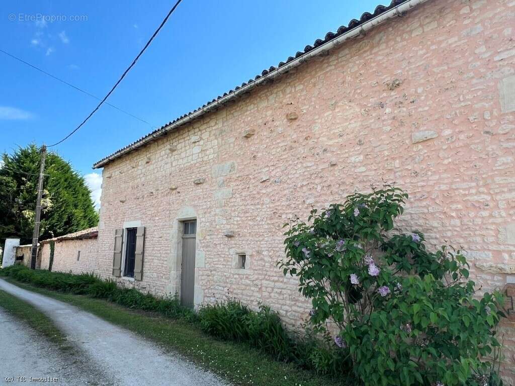 Maison à SAUZE-VAUSSAIS