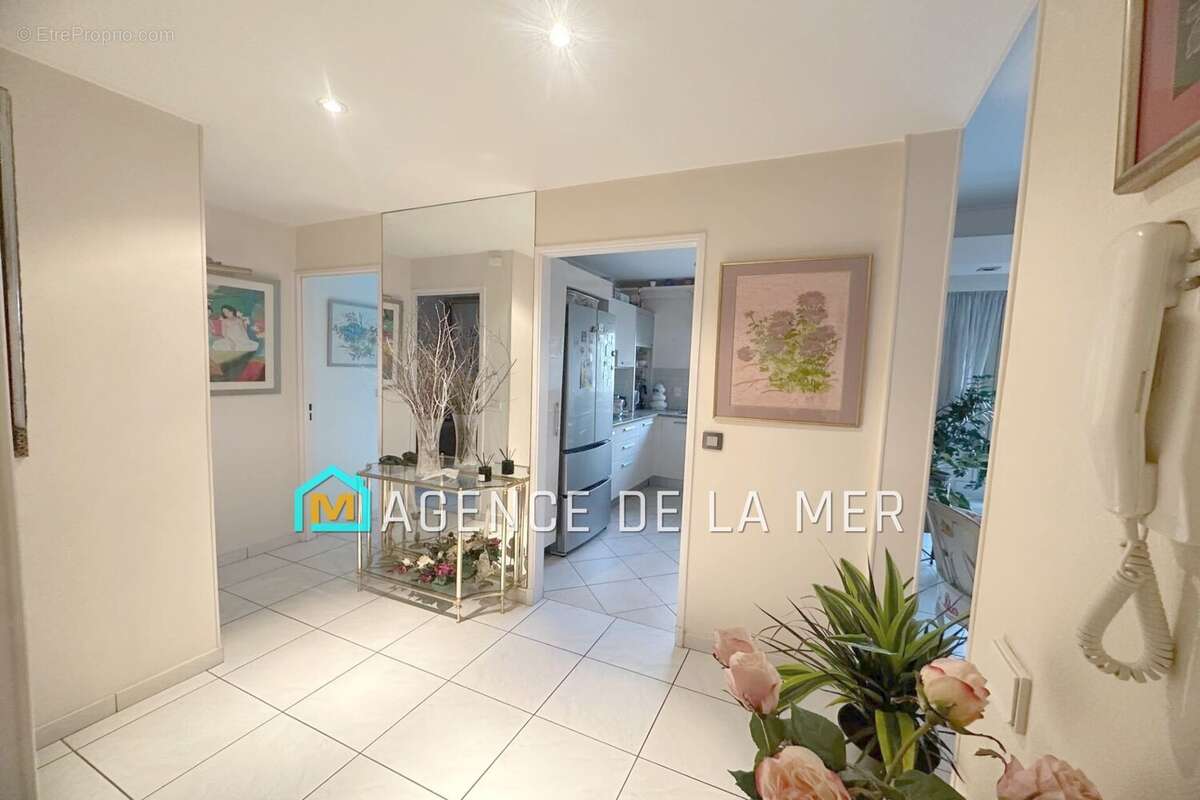 Appartement à MANDELIEU-LA-NAPOULE