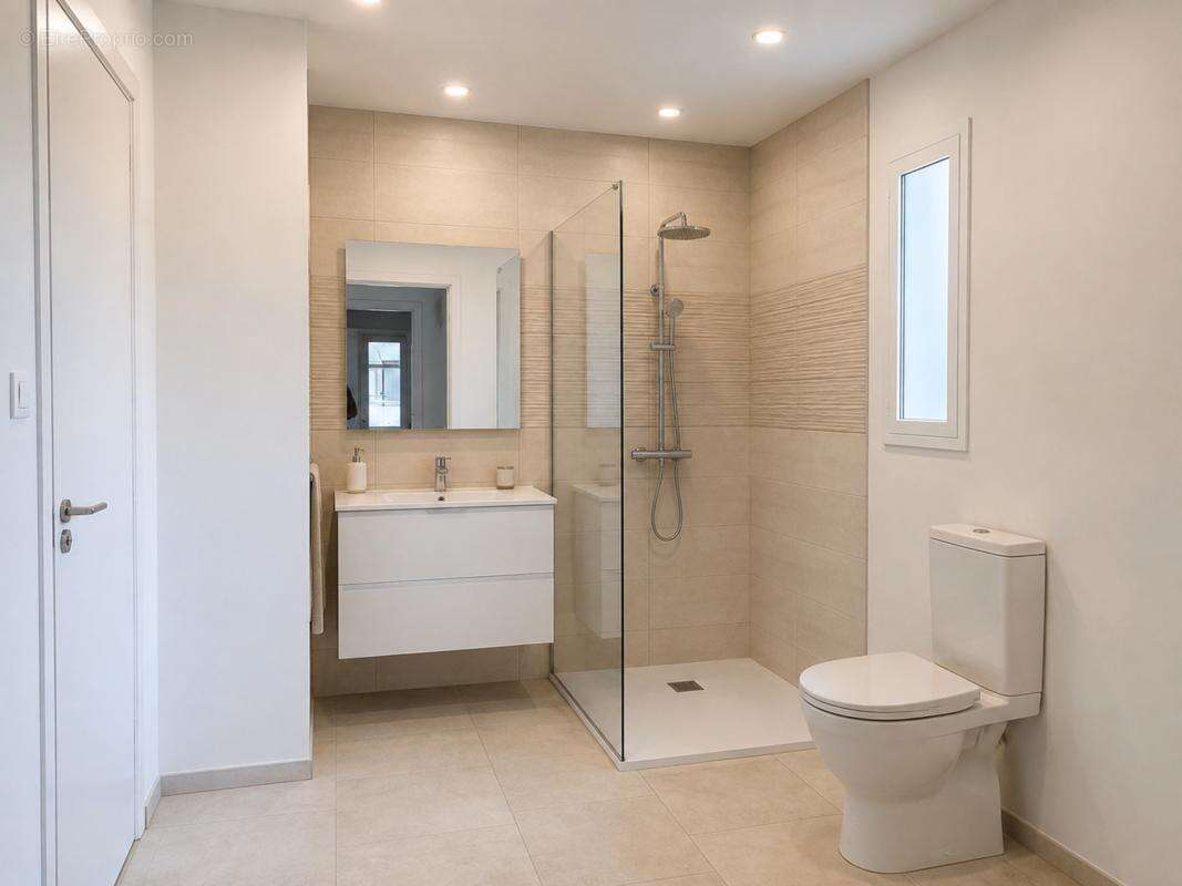 Maison 100 m² à Thaims  - photo 3