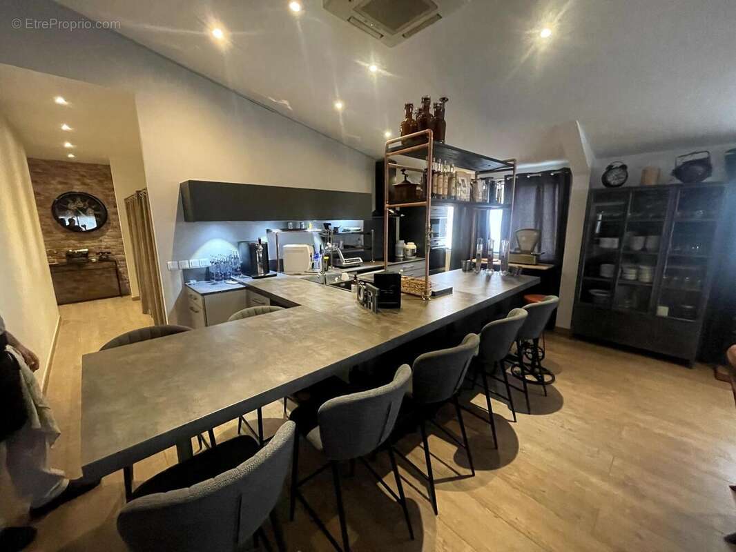 Photo 9 - Commerce à LE LAVANDOU