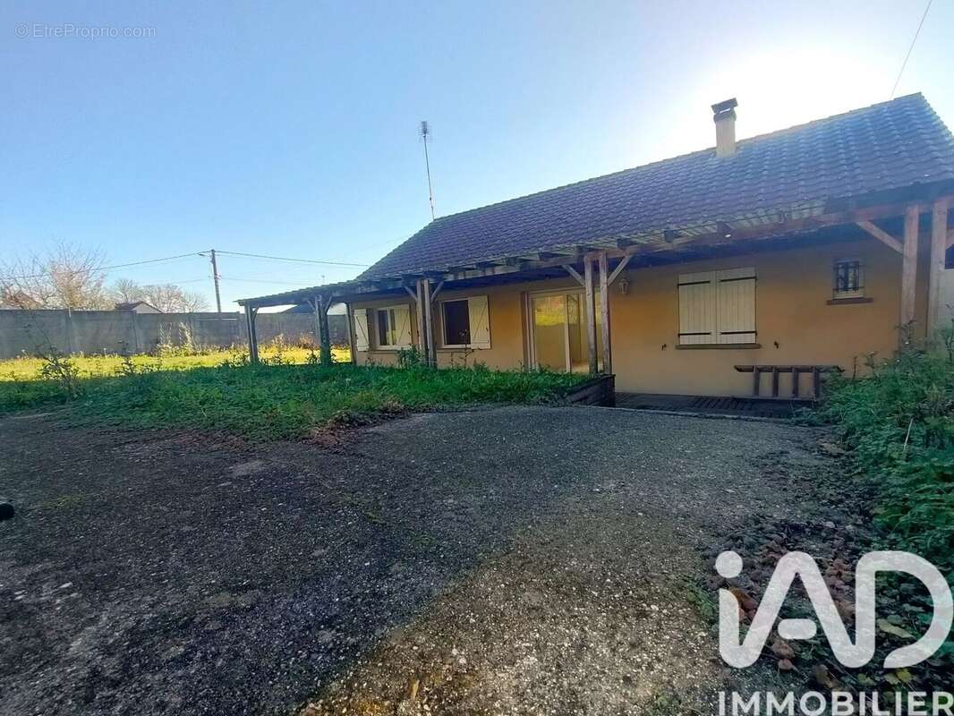 Photo 3 - Maison à COURGENAY