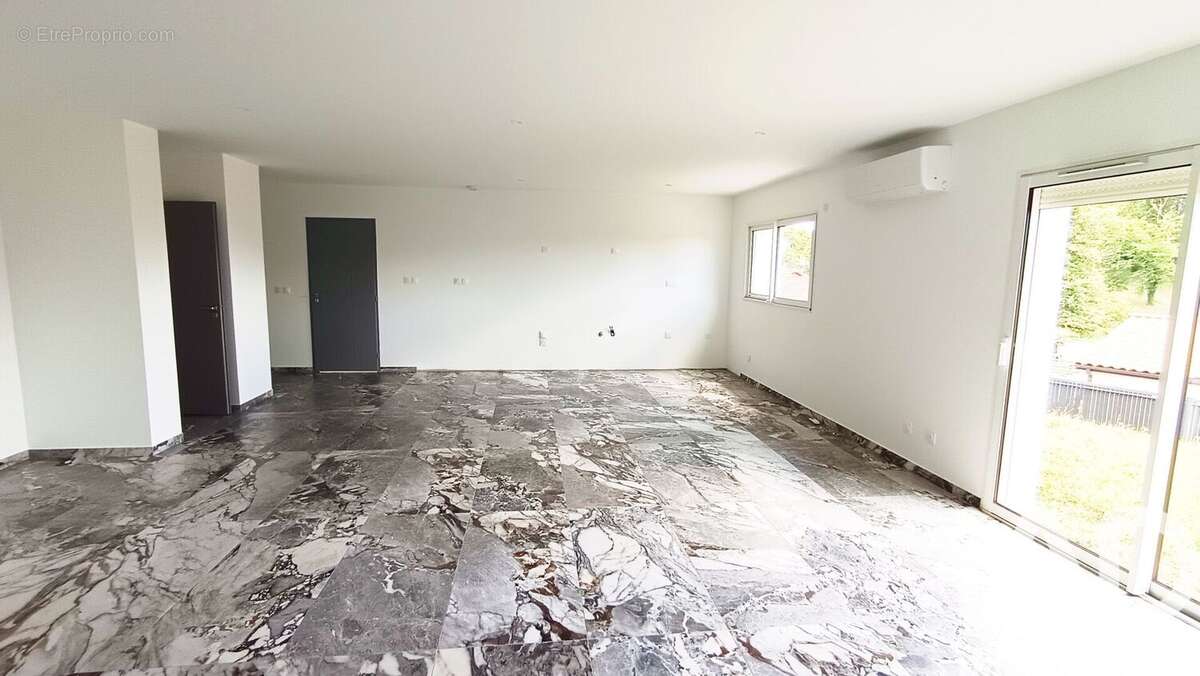 Maison 120 m² à Vougy  - photo 2