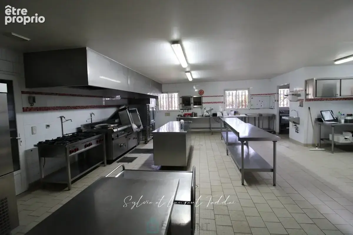 Maison de maitre renovee et outil professionnel cle en main sur plus de 10 hectares - photo 15