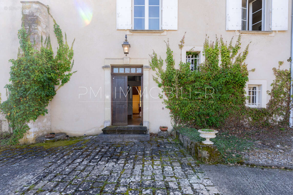 Maison à ANSOUIS