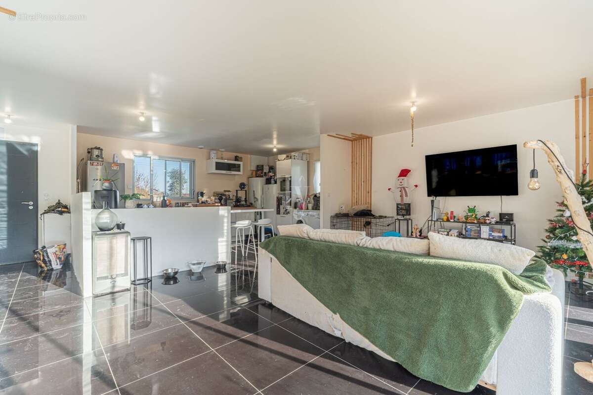 Maison à ORADOUR-SUR-GLANE