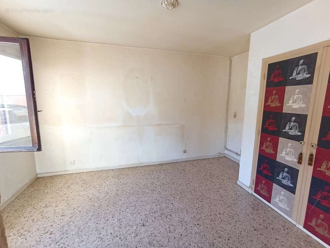 Appartement à SAINT-LAURENT-DU-VAR