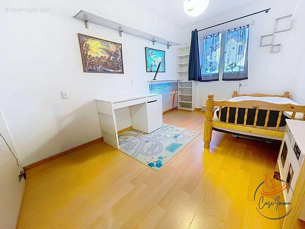 Appartement à SERGY