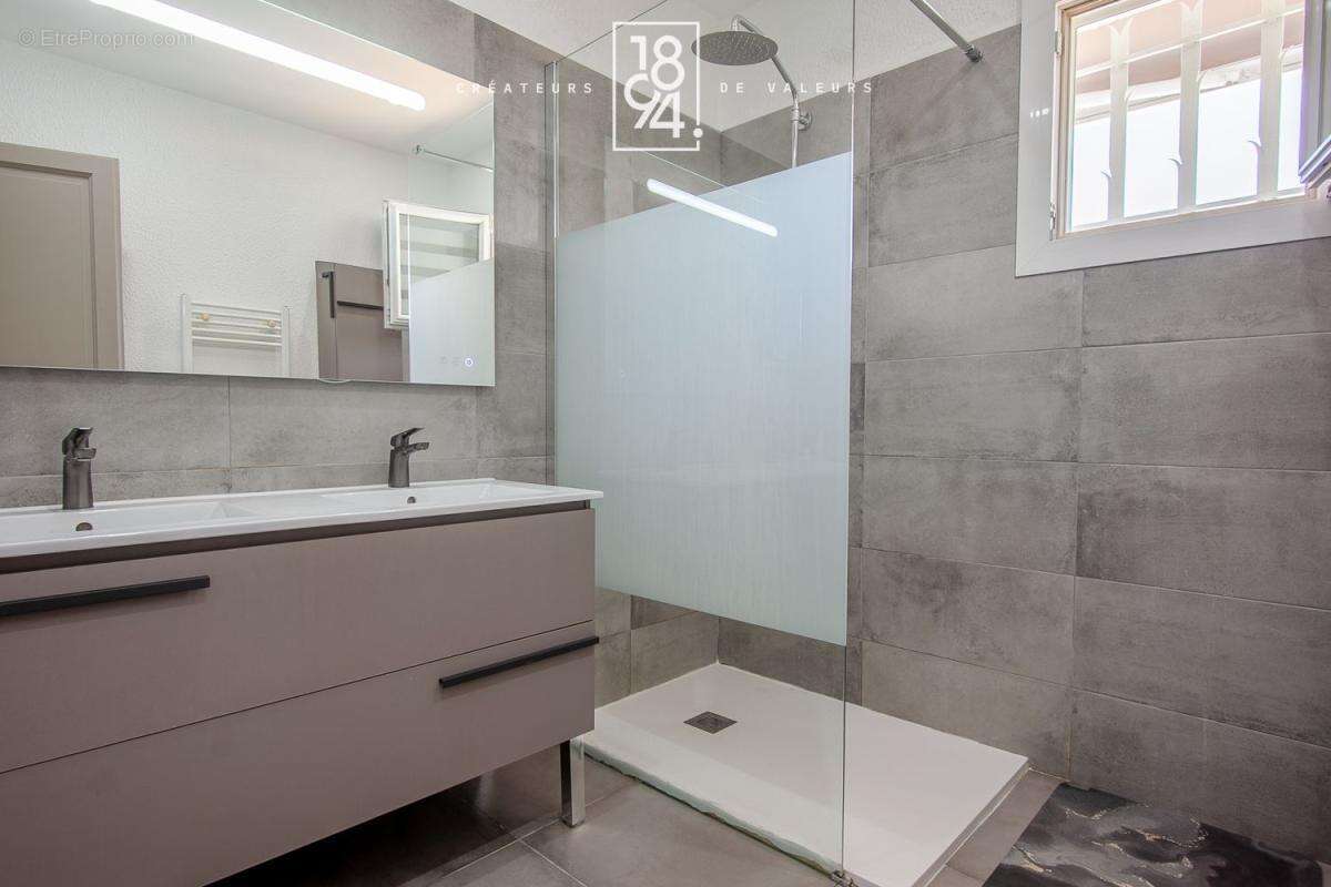 Maison traversante T4 de m² sur 110m² de terrain avec piscine, pool house et garage – Secteur Chantegrive - photo 13