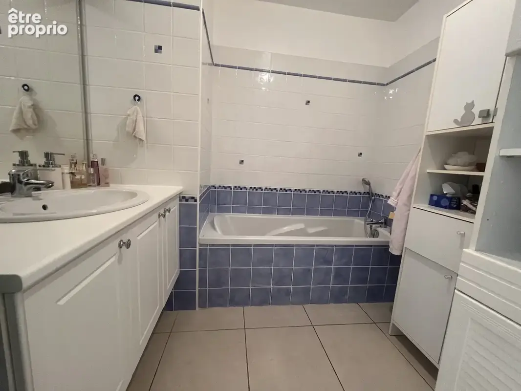 'Au sein d'une résidence sécurisée et parfaitement entretenue, venez découvrir ce magnifique appartement T4 au - photo 10