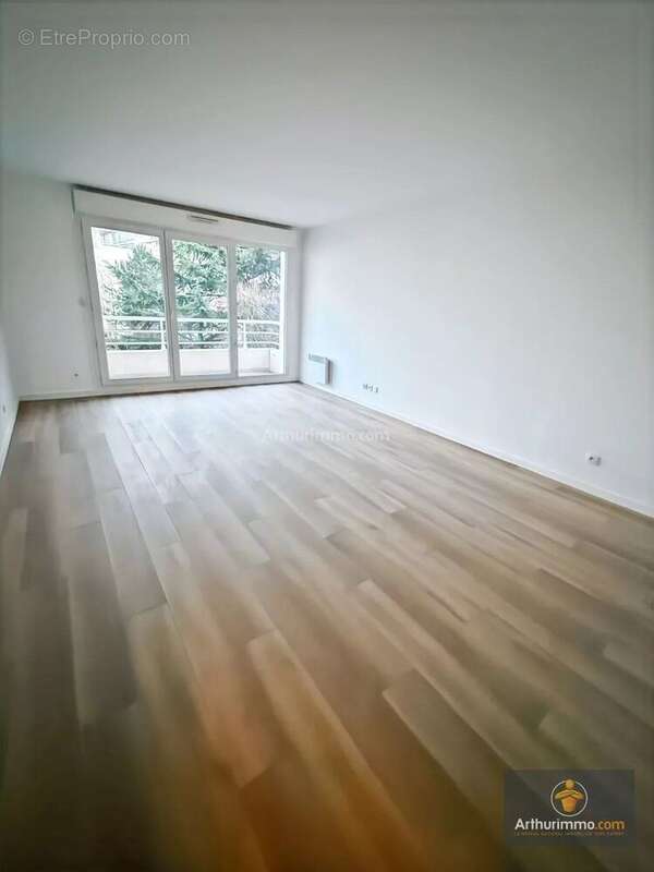 Appartement à CORBEIL-ESSONNES