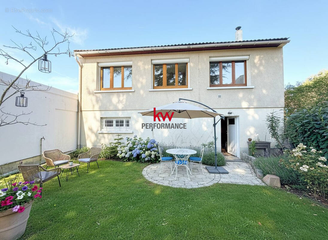Maison 78 m² à Saint-Prix  - photo 1