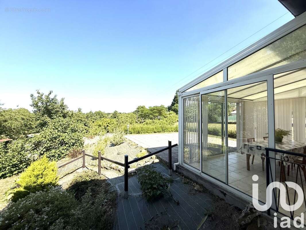 Photo 5 - Maison à VOUILLE