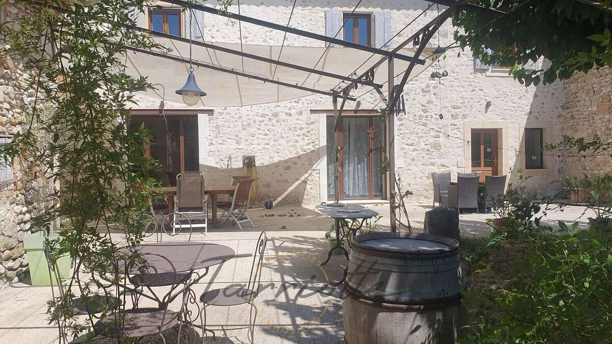 Maison à BONLIEU-SUR-ROUBION