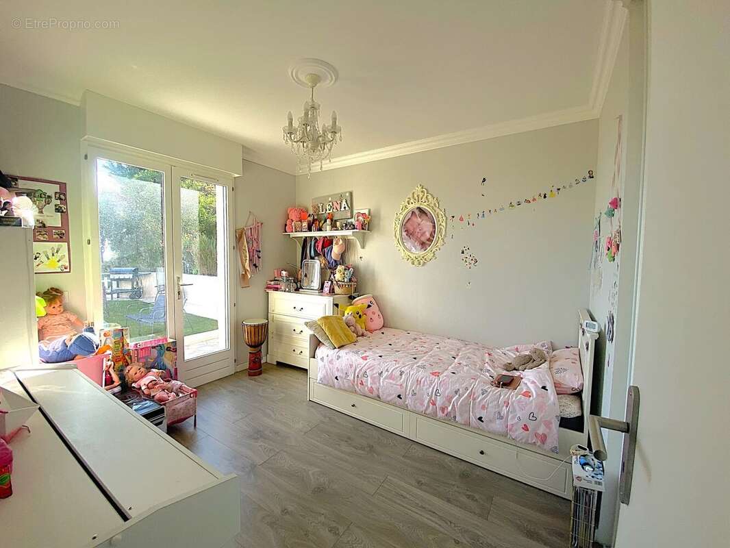 Maison à SAINT-LAURENT-DU-VAR