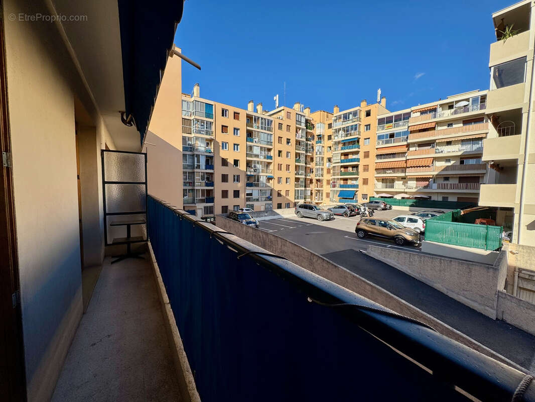 Appartement à VALLAURIS