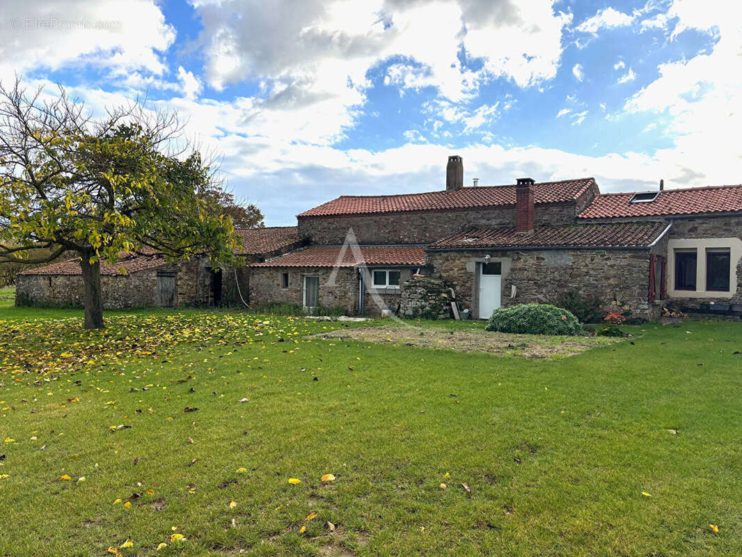 Maison à LE CELLIER