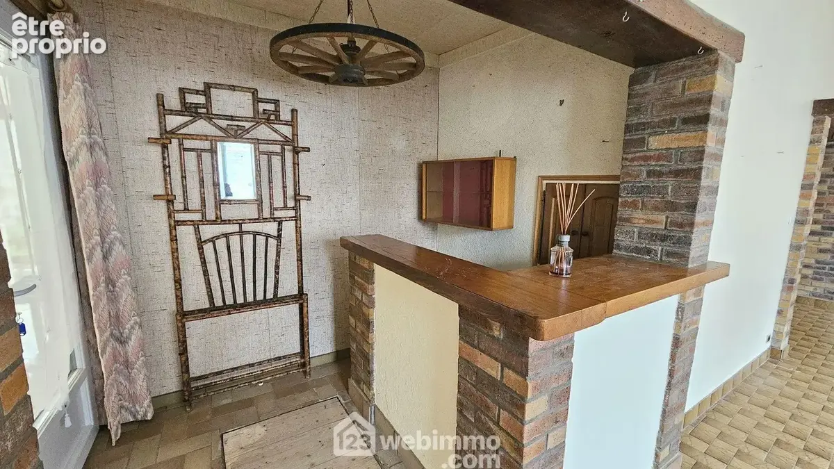 Voici le bar..