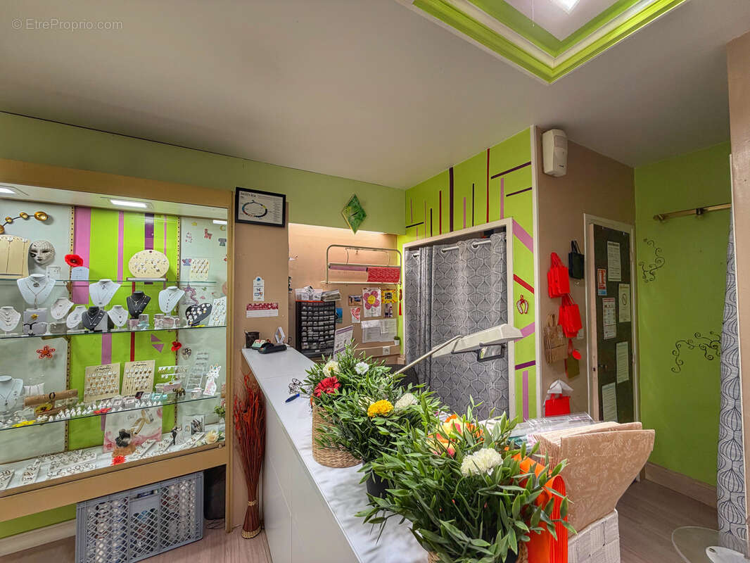 Commerce à SAINT-JEAN-PIED-DE-PORT