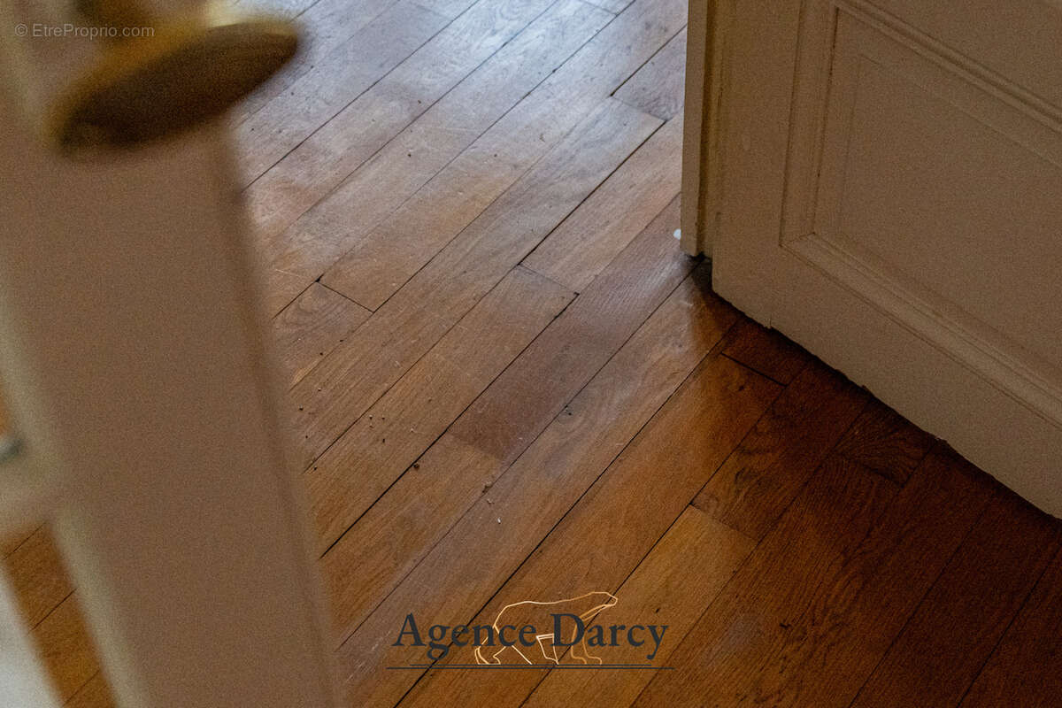 Appartement au dernier étage avec ascenseur, à deux pas de la place Darcy - photo 7