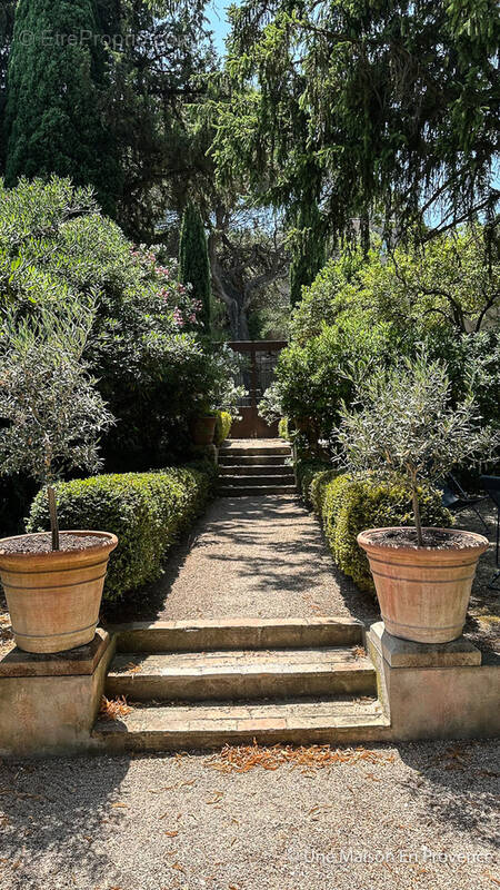 Maison à VILLENEUVE-LES-AVIGNON