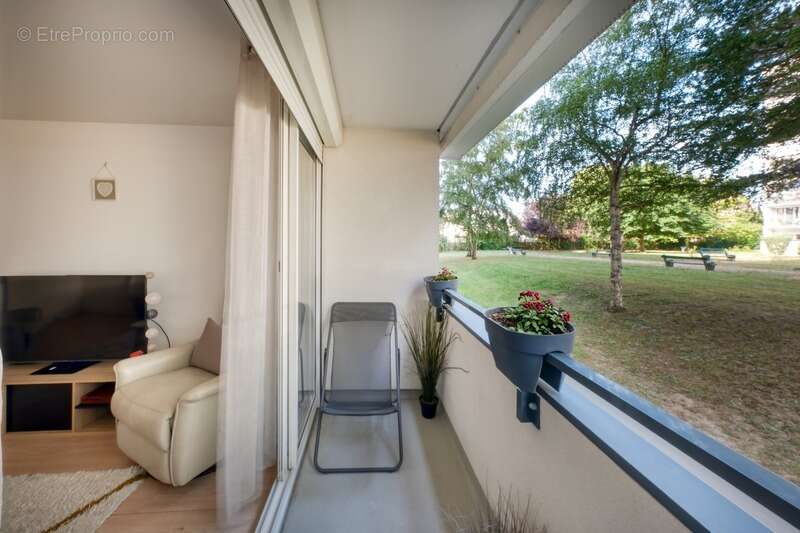 Appartement à LES CLAYES-SOUS-BOIS