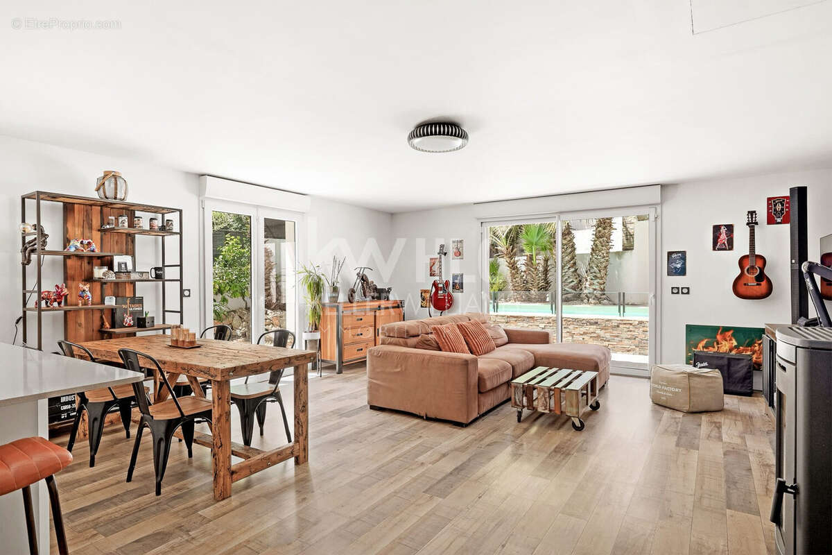 Maison 128 m² à Antibes  - photo 2