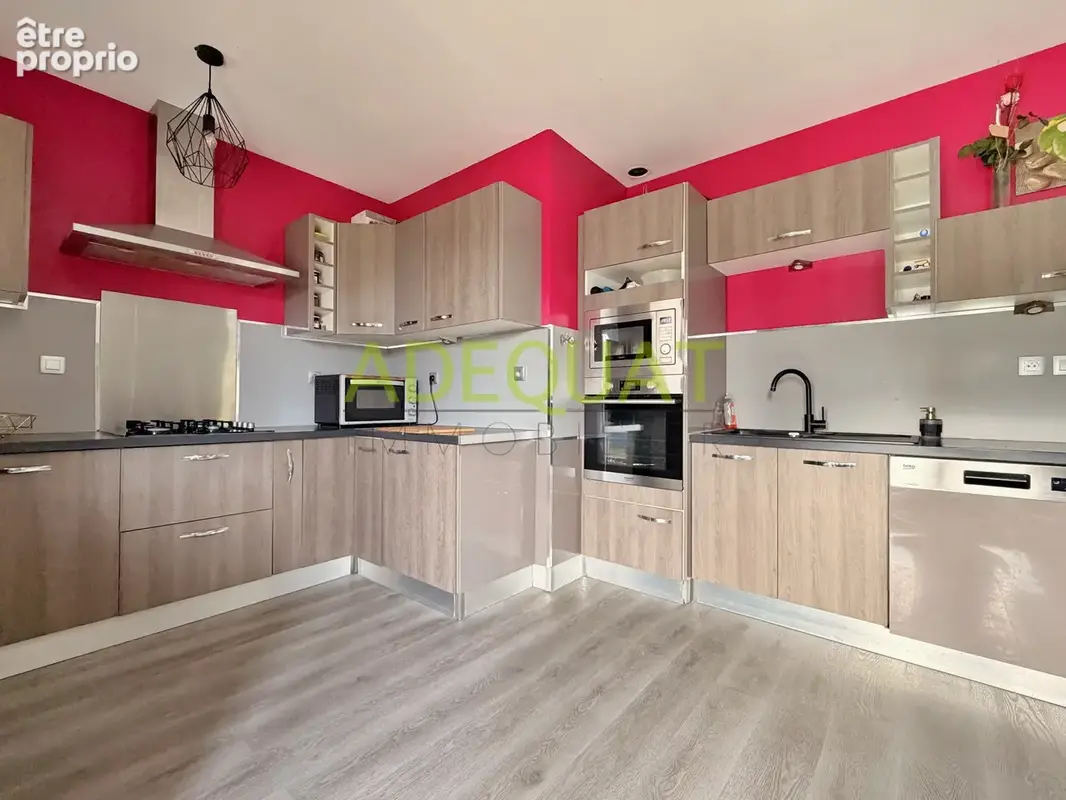 Maison de plain pied avec double garage - photo 7