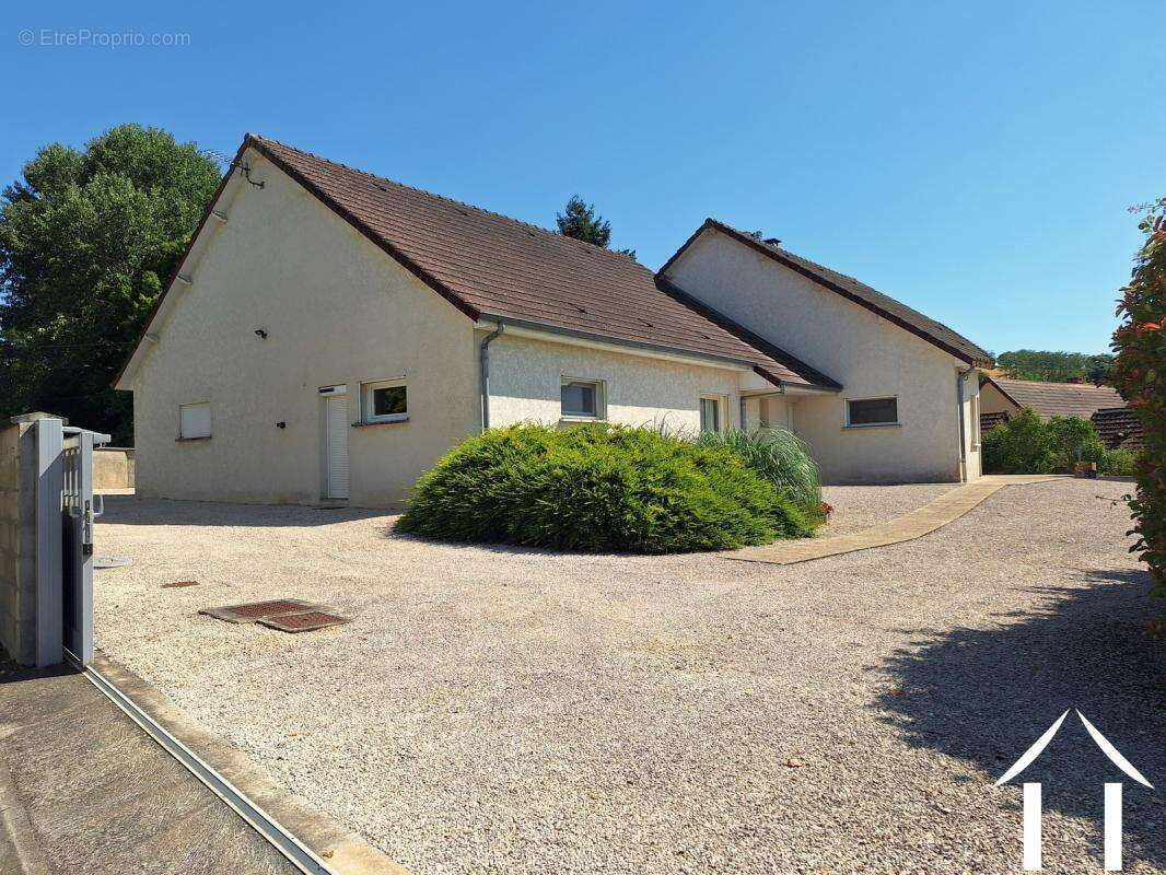 Grand maison plain pied avec un jardin facile d'entretien - photo 2
