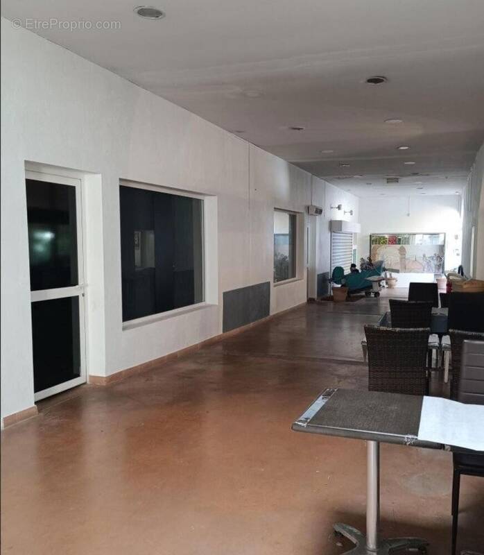 Photo 1 - Commerce à QUISSAC