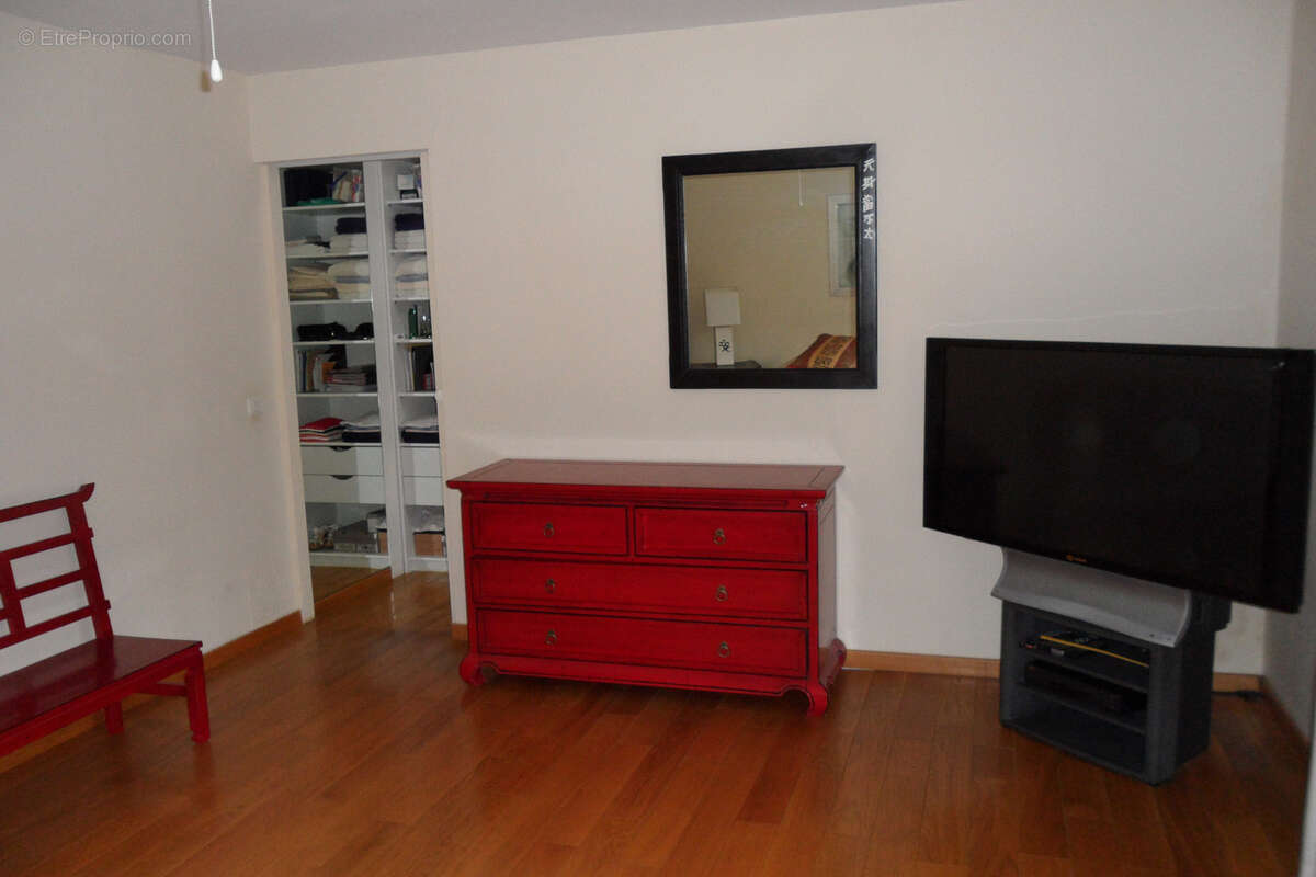 Maison moderne de 220 m2 au calme, piscine. - photo 14