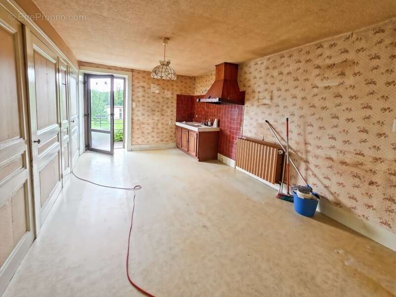 Maison à vendre 71 m² habitables, jusqu’à 180 m² exploitables COURBOUZON (39) - photo 7