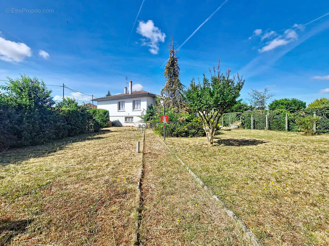 Maison 111 m² à Saint-Andre-De-Cubzac  - photo 2