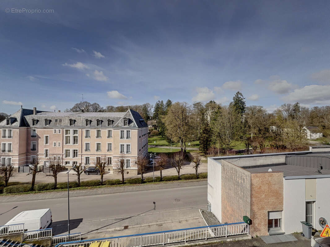 Appartement à CONTREXEVILLE