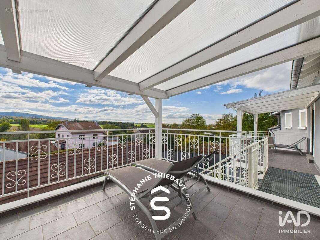 Photo 4 - Commerce à GRANDVILLERS