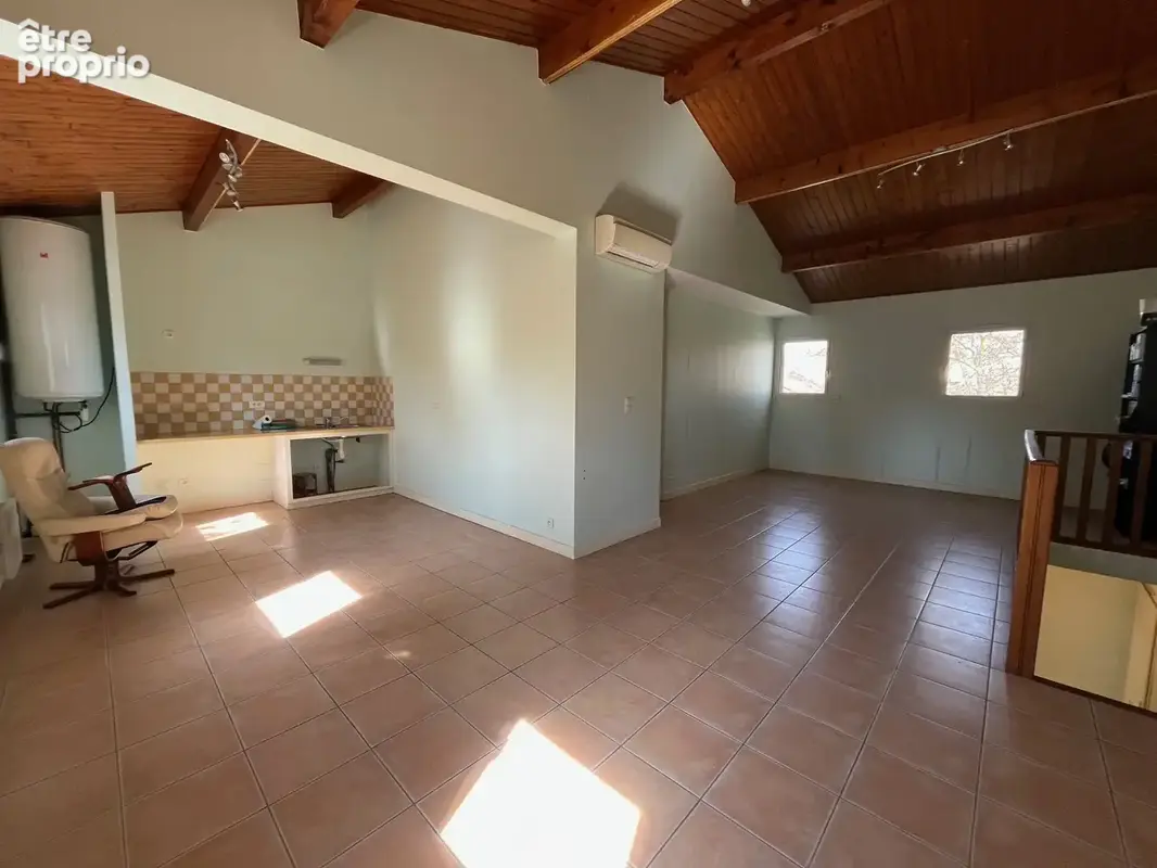 Local commercial  97 m2 + habitation 50 m2 - photo 8