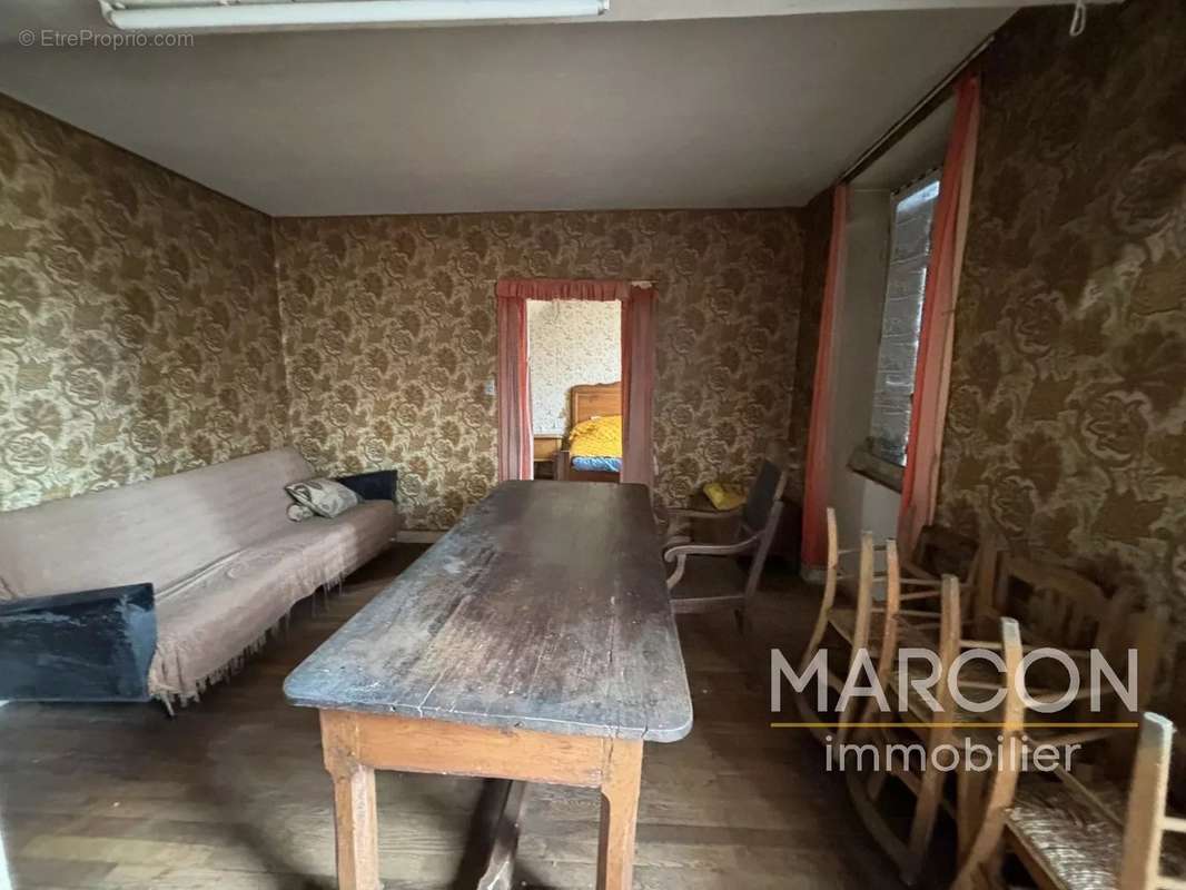 Maison à PEYRAT-LA-NONIERE