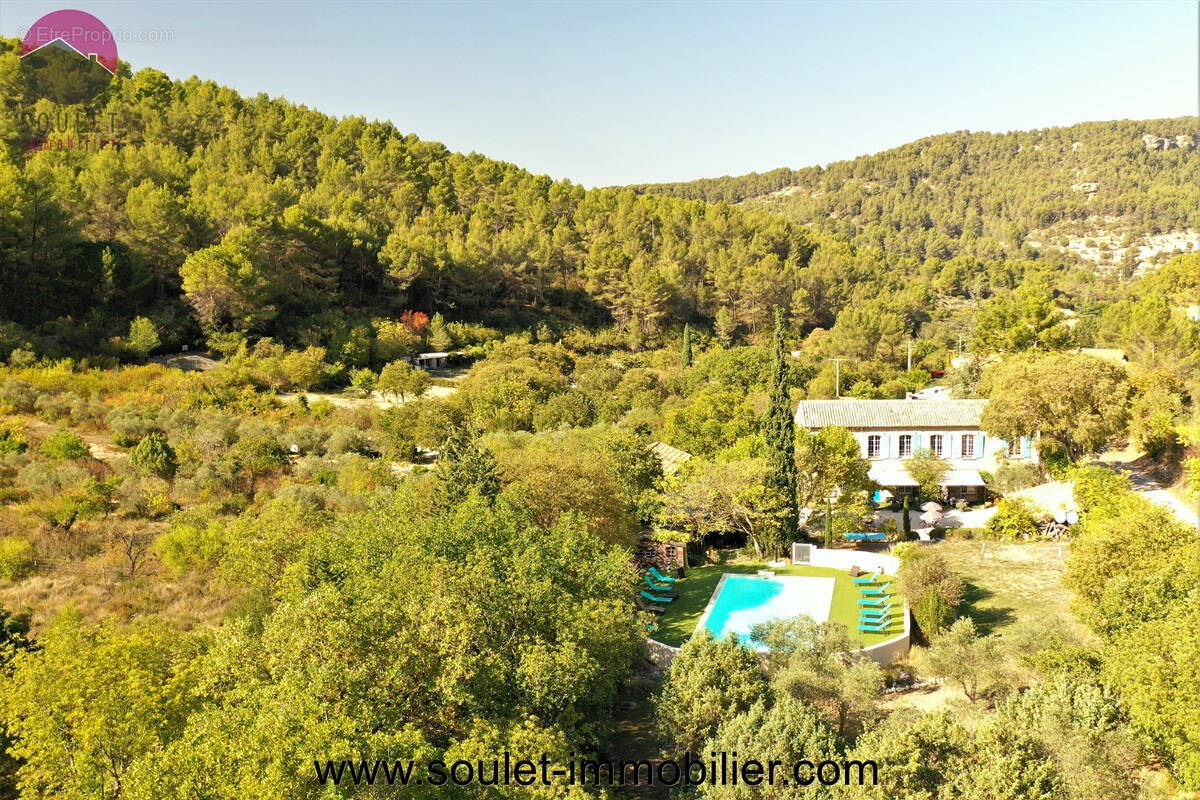 Maison à L'ISLE-SUR-LA-SORGUE