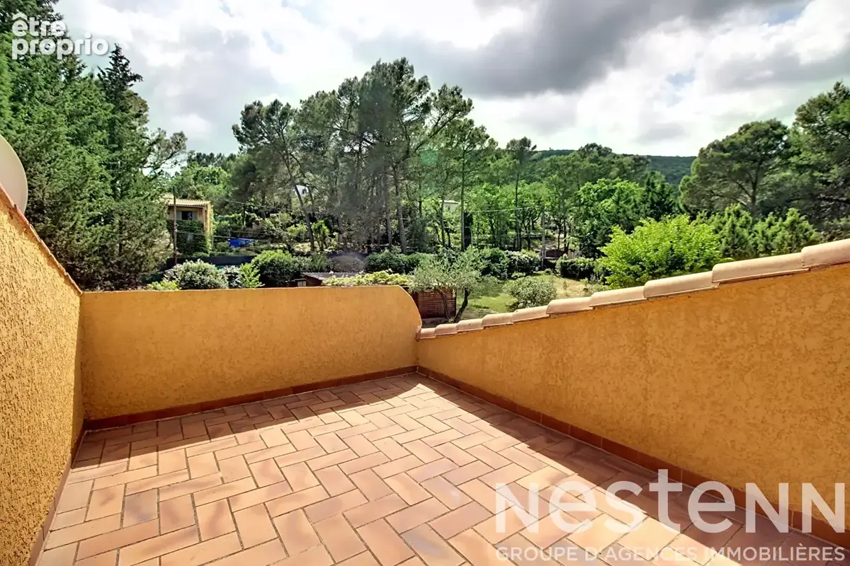 A VENDRE  : Maison avec dépendances, piscine et grand terrain . - photo 8